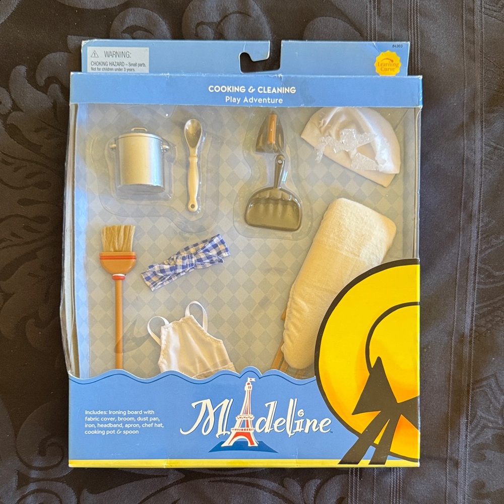 Madeline in Paris Vntg NWT Cooking & Cleaning Play Set 2002